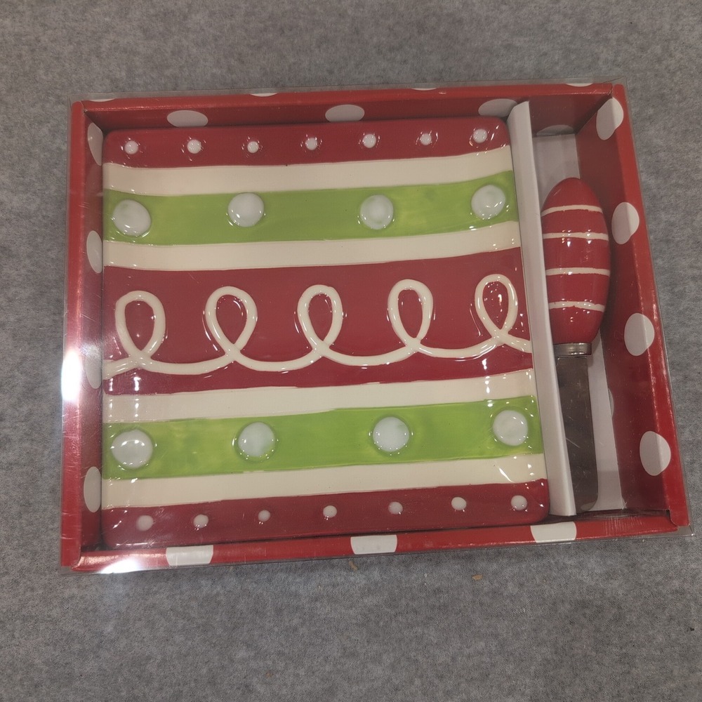 burton + BURTON Christmas Holiday Cheese Board and Spreader Set Red Green White - Picture 1 of 4